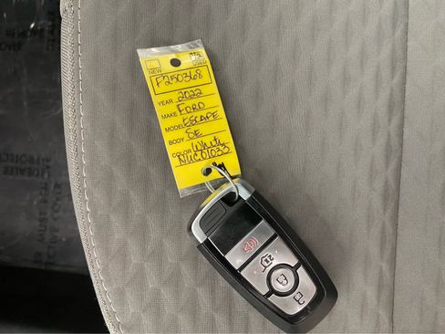Used 2022 Ford Escape SE w/ Convenience Package image 40