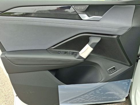 New 2026 Volkswagen Tiguan SE R-Line AWD/4WD image 8