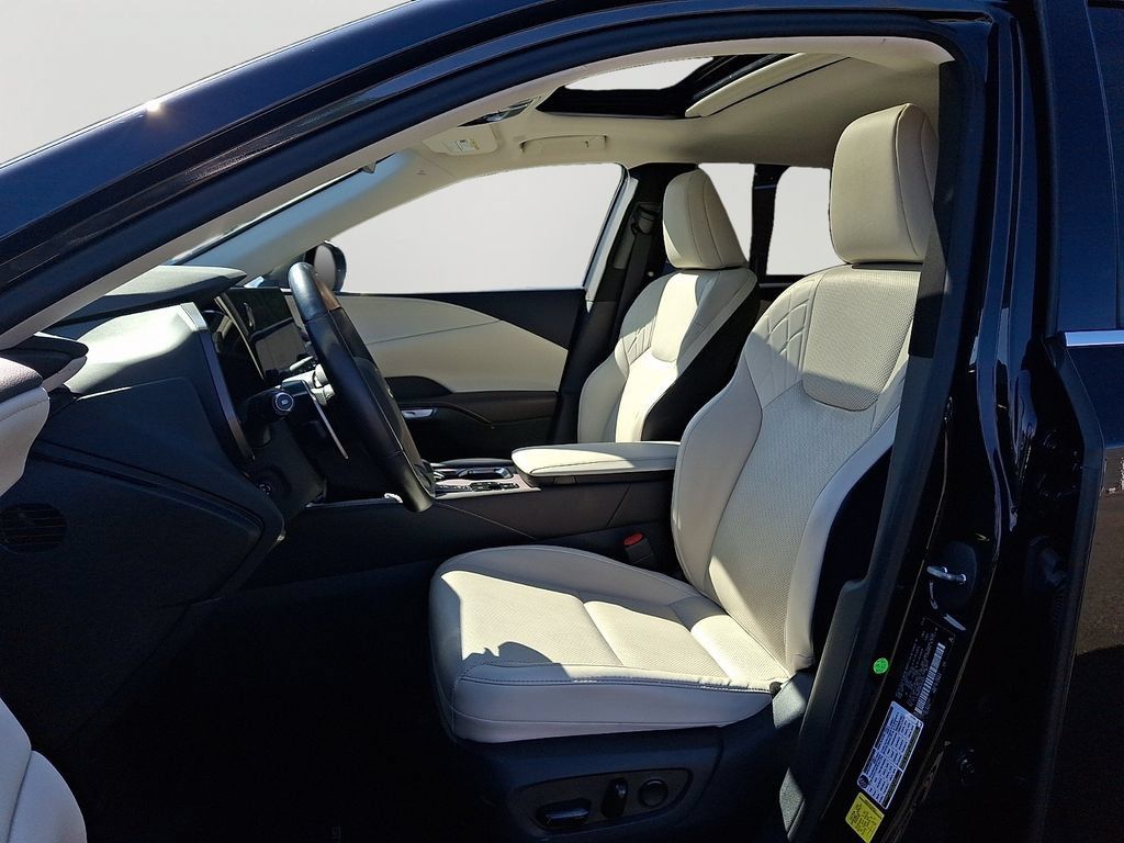 Used 2024 Lexus RX 350 Premium w/ Accessory Package (Z1) AWD/4WD image 14