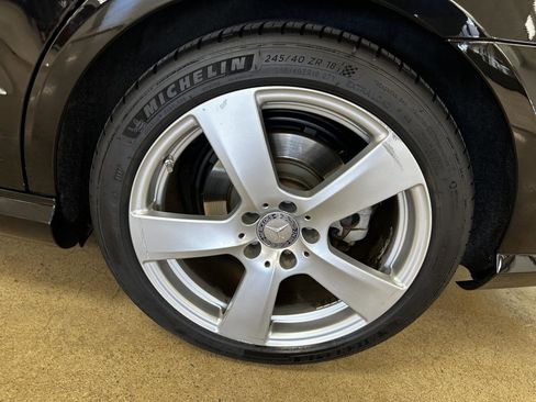 Used 2011 Mercedes-Benz E 350 4MATIC Sedan image 40