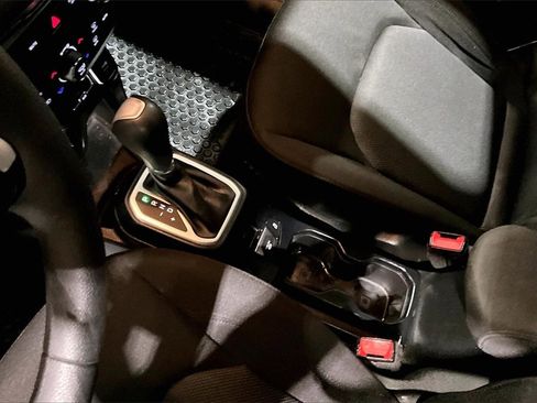 Used 2018 Jeep Renegade Sport w/ Power & Air Group image 16