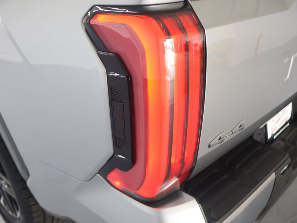 Used 2023 Toyota Tundra Limited AWD/4WD image 31