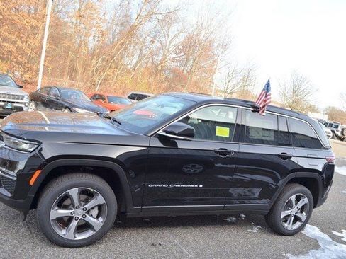 New 2025 Jeep Grand Cherokee Limited image 5