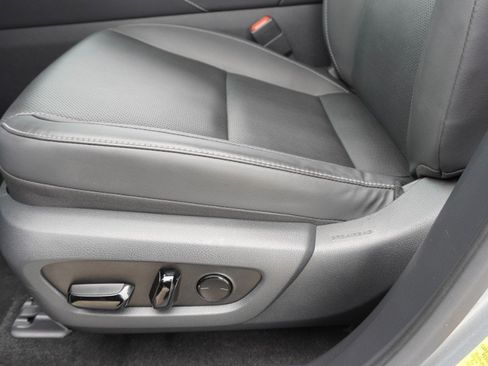 Certified 2025 Lexus RX 350 Premium w/ Accessory Package (Z1) FWD image 23