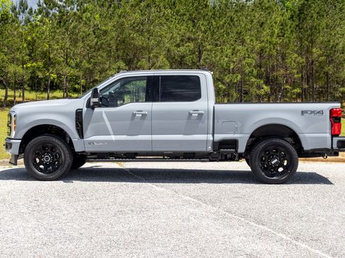 New 2026 Ford F250 Lariat w/ Black Appearance Package AWD/4WD image 8