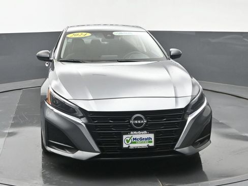 Used 2024 Nissan Altima 2.5 SV FWD image 5