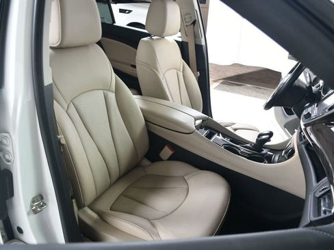 Used 2019 Buick Envision Premium w/ Driver Confidence Package image 29