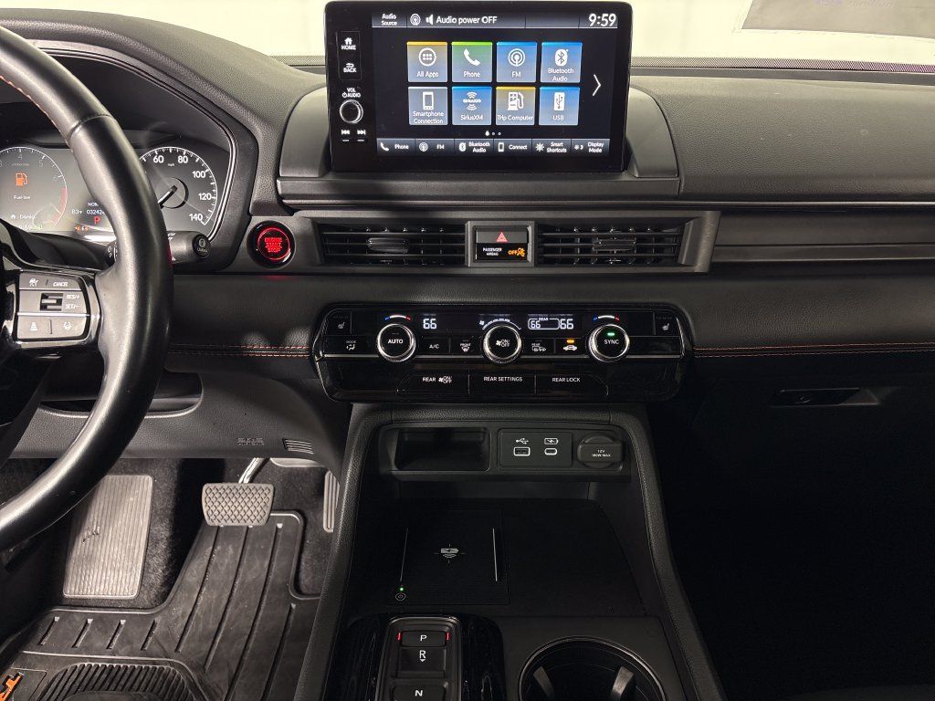 Used 2025 Honda Pilot TrailSport image 28