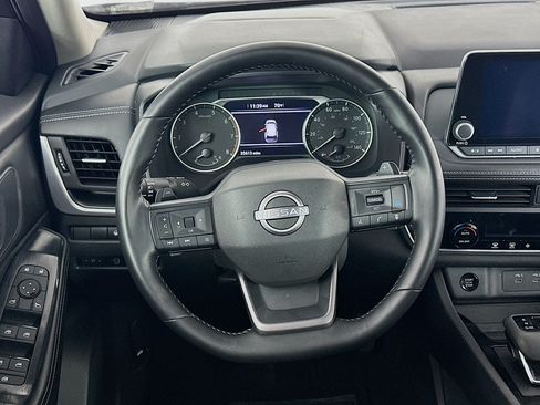 Used 2025 Nissan Rogue SV AWD/4WD image 18