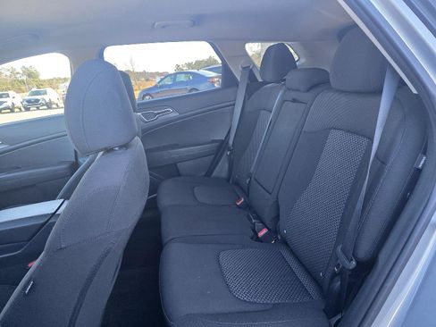 Used 2024 Kia Sportage LX image 11