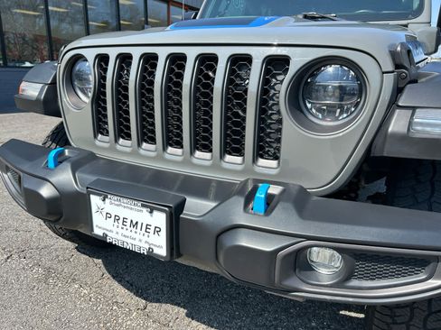 Used 2023 Jeep Wrangler Unlimited Rubicon 4xe w/ Cold Weather Group AWD/4WD image 11