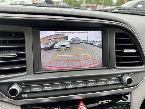 Used 2019 Hyundai Elantra Value Edition FWD image 28