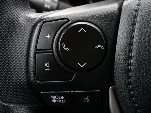 Used 2018 Toyota RAV4 LE image 26