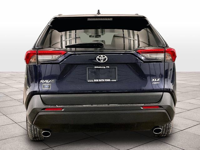 Used 2022 Toyota RAV4 XLE AWD/4WD image 4