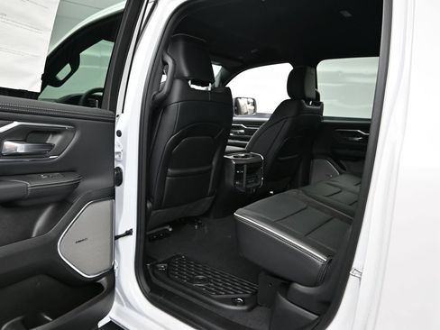 New 2026 RAM 1500 Laramie AWD/4WD image 18