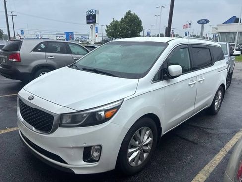 Used 2017 Kia Sedona EX FWD image 3