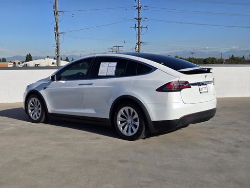 Used 2019 Tesla Model X Long Range image 6
