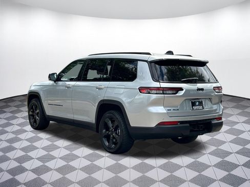 Used 2021 Jeep Grand Cherokee L Laredo AWD/4WD image 3