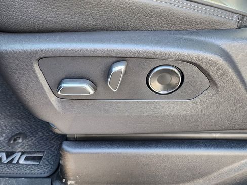 New 2026 GMC Yukon Denali w/ Sun & Power Step Package image 18