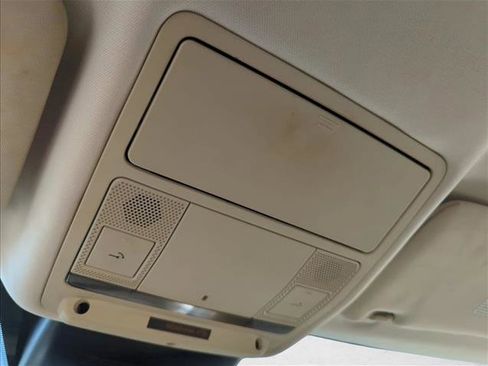 Used 2017 Land Rover Range Rover Evoque SE image 14