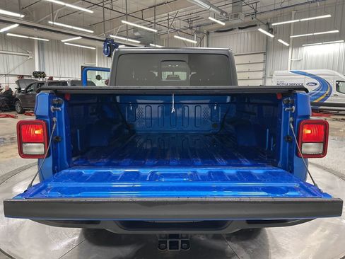 Used 2023 Jeep Gladiator Willys image 22