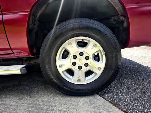 Used 2004 Chevrolet Avalanche Z71 w/ Preferred Equipment Group image 13