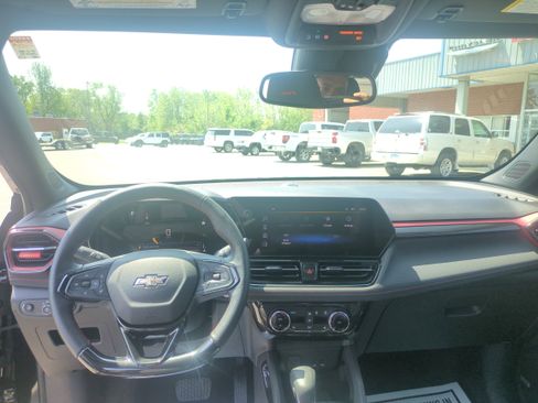 Used 2025 Chevrolet TrailBlazer RS w/ Convenience Package AWD/4WD image 32