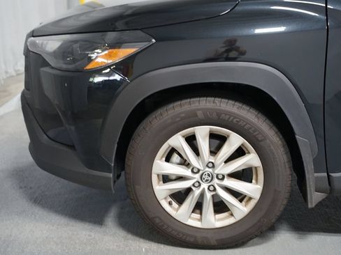 Used 2026 Toyota Corolla Cross LE FWD image 5
