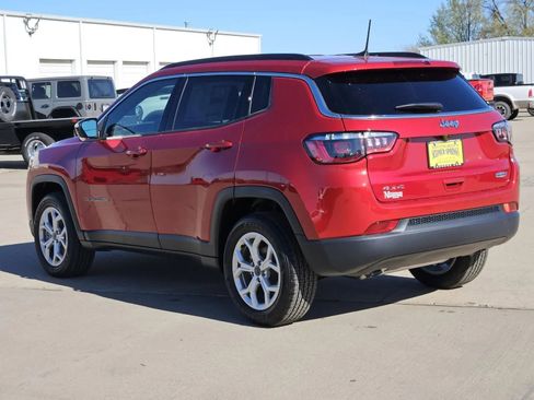 New 2025 Jeep Compass Latitude image 3