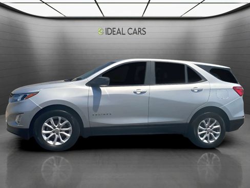 Used 2020 Chevrolet Equinox LS w/ LS Convenience Package FWD image 9