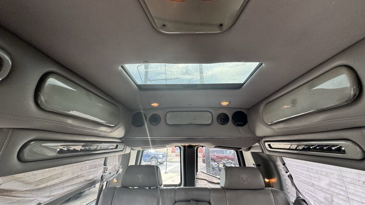 Used 2014 GMC Savana 1500 RWD image 30