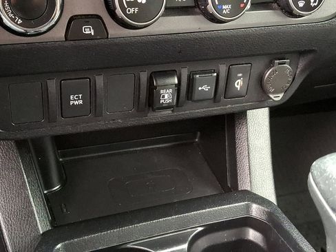 Certified 2020 Toyota Tacoma TRD Sport image 24