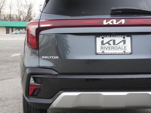 Used 2024 Kia Seltos S image 16