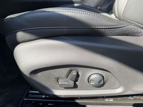 Used 2025 Jeep Compass Limited w/ Elite Group image 19