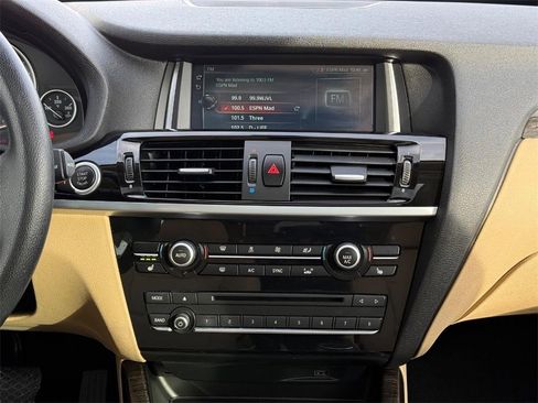 Used 2017 BMW X3 sDrive28i image 11