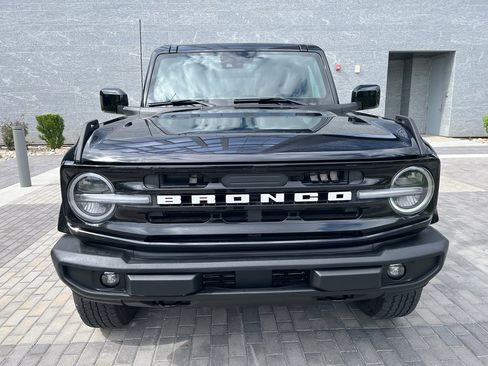 Used 2025 Ford Bronco Outer Banks AWD/4WD image 3
