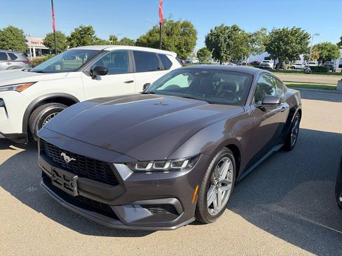 Used 2024 Ford Mustang Coupe RWD image 3