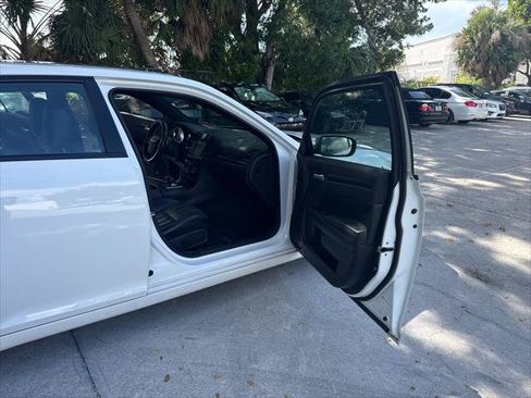 Used 2014 Chrysler 300 S RWD image 14