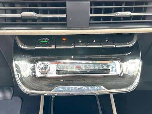 Used 2025 Lincoln Corsair Reserve FWD image 17