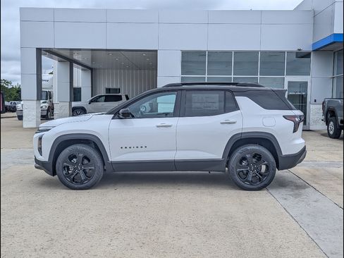 New 2026 Chevrolet Equinox LT w/ Midnight Edition AWD/4WD image 9