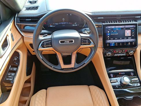 Certified 2024 Jeep Grand Cherokee Summit AWD/4WD image 13