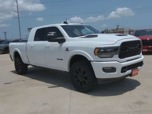 Used 2023 RAM 2500 Limited AWD/4WD image 2