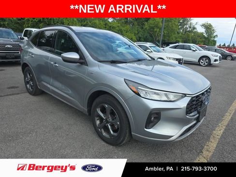 Used 2023 Ford Escape ST-Line Select w/ Tech Pack #1 AWD/4WD image 1