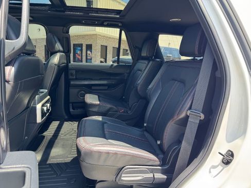 Used 2022 Ford Expedition Limited RWD image 15