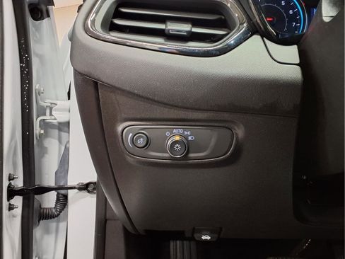 Used 2023 Chevrolet Equinox RS image 12