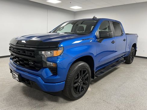 Used 2023 Chevrolet Silverado 1500 Custom w/ LPO, Dark Essentials Package image 5