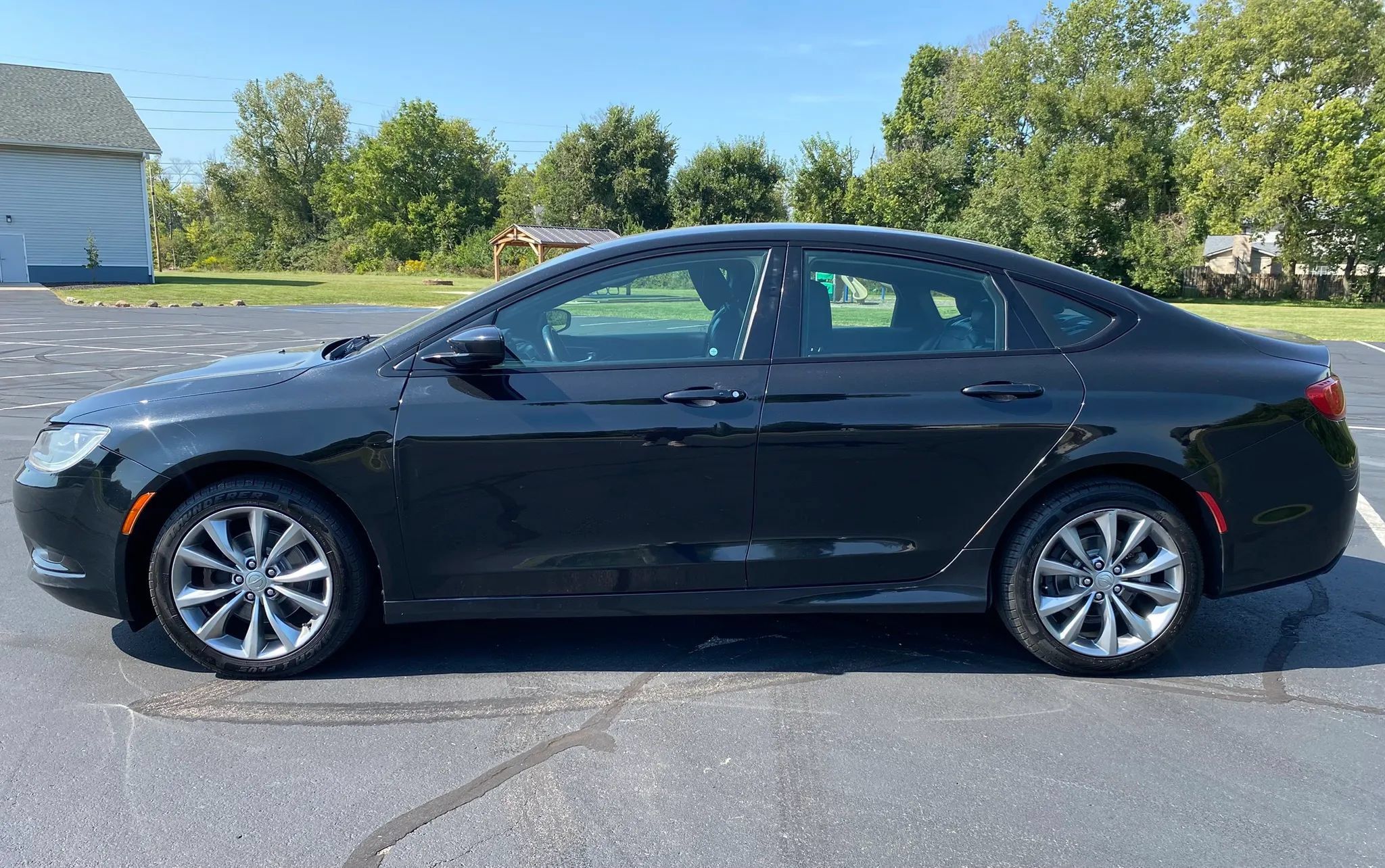 Used 2016 Chrysler 200 S FWD image 3