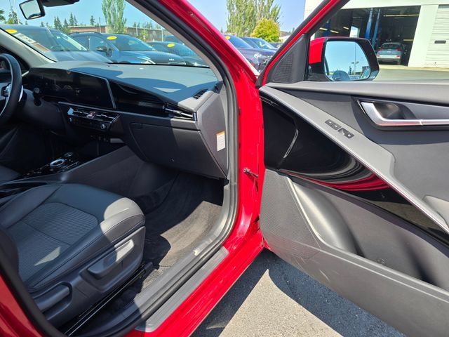 Certified 2025 Kia Niro Wind w/ Wind Preserve Package FWD image 12