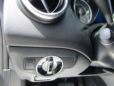 Used 2014 Mercedes-Benz CLA 250 image 15