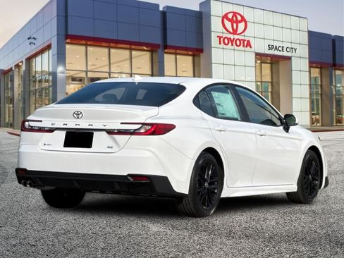 New 2026 Toyota Camry SE FWD image 6